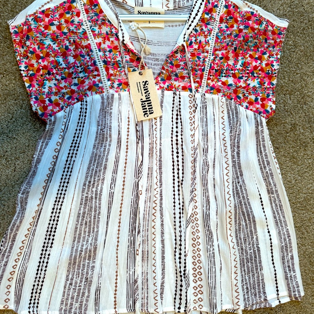 Savanna Jane Size SmallWhite embroidered top